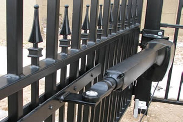AUTOMATIC GATE OPERATORS